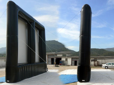Inflatable cinema screens